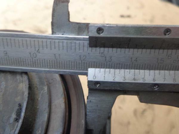 COMPRESSEUR DE CLIMATISATION RENAULT 3.0DCI V6 - Vue 4